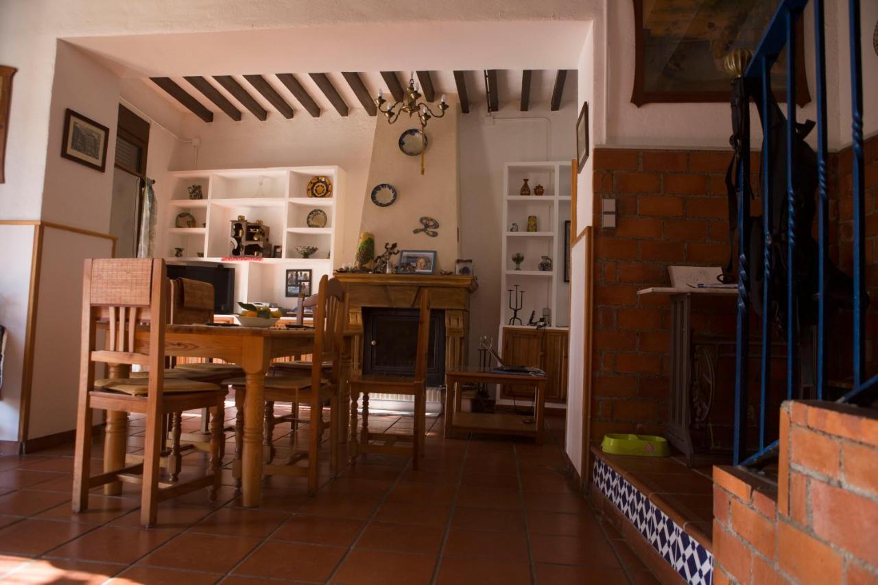 La Flecha Hostel Abrucena Bagian luar foto